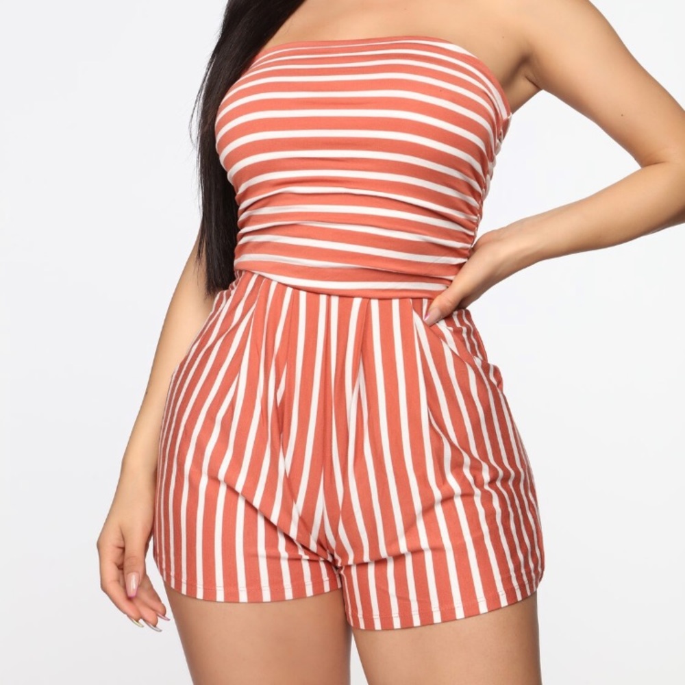 FashionNova Striped Romper BRAND NEW (size Small)